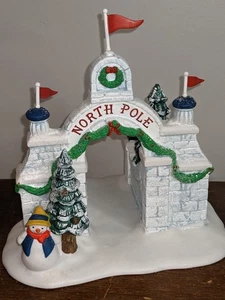 NORTH POLE GATE ~ CHRISTMAS VILLAGE ~ 5632-4 ~ RETIRED ~ DEPARTMENT 56 - Picture 1 of 10