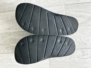 Adidas Boys Sliders Size Kids 4 Sandals - Picture 1 of 1