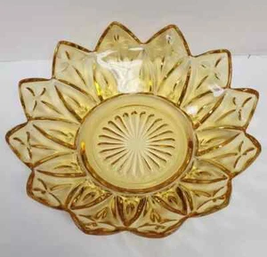 Vintage Federal Glass Petal Bowl / Candy Dish 6" Sungold Amber - Picture 1 of 8