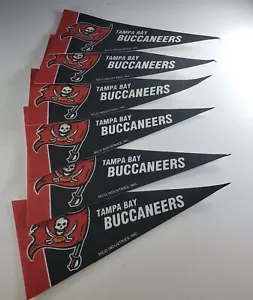 Lotto 6 decorazioni festa NFL Tampa Bay Buccaneers mini feltro pennant bandiera calcio - Foto 1 di 3