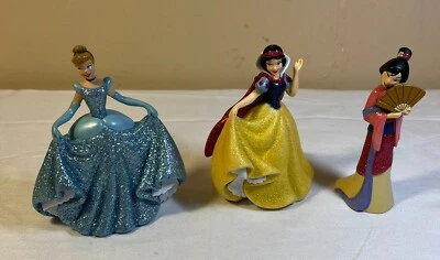 Figuras/tapasteles de PVC Princesa Disney de 4" - Blancanieves, Mulan, Cenicienta Foto 1 de 2