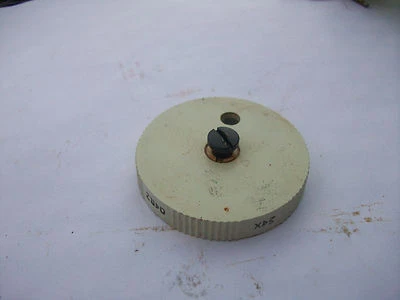 Singer Pressure Regulating Knob #44840-408 w/Screw - Used - Image 1 of 2