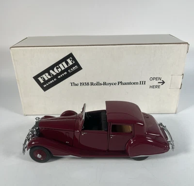 Danbury Mint 1/24 1938 Rolls Royce Phantom III Red Wine Die Cast Model Boxed - Image 1 of 4