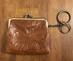 Patricia Nash Leder-Münzbörse mit Blumenmuster und Schlüsselring - Kiss Lock-Verschluss - Bild 1 von 9