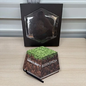 Minecraft: Blockopedia: An Official Minecraft Book from Mojang,Egmont Publishin - Foto 1 di 18