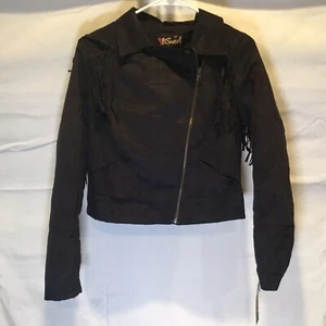 NUEVO CON ETIQUETAS Chaqueta Negra con Flecos Talla Pequeña Junior’s Cremallera Asimétrica Poliéster B Dulce - Imagen 1 de 10
