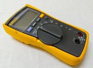 Fluke 114 True RMS Multimeter. - Picture 1 of 8
