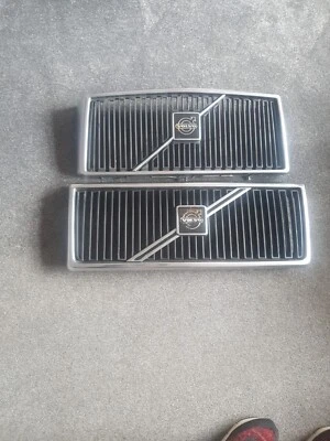 Volvo 240 /245 Front Grilles X2 - Image 1 of 4