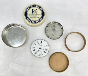 Movimiento de Bolsillo EXCELSIOR EE. UU. Watch Co REPUESTOS REPARACIÓN Estaño Wm Katz COMO ESTÁ - Imagen 1 de 16