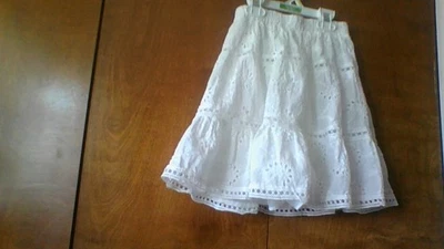 Precioso Skort Blanco Ojales Niñas Talla 4-6 (20 Cintura) Bordado Floral 16" Lon Foto 1 de 4