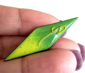 Spilla vintage a forma di diamante in rame smaltato verde lime 1-7/8" - Foto 1 di 3