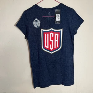 Neu mit Etikett Adidas Team USA Joe Pavelski Nummer Acht kurzärmliges T-Shirt Größe Medium - Bild 1 von 4