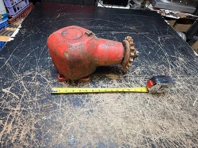 Caja de engranajes de ángulo recto Massey Ferguson 180014M1 Foto 1 de 4