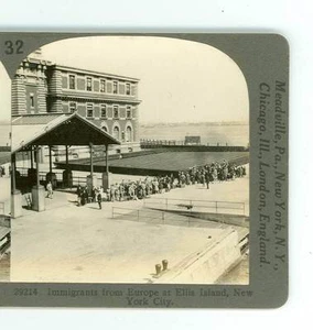 B2493 Keystone 29214 Immigrants From Europe At Ellis Islands New York D - Picture 1 of 2