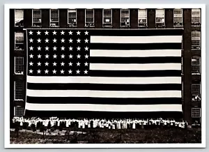 Postal Amoskeag Gran Bandera Trabajadores Textiles 1916 por Harlan A Marshall - Imagen 1 de 2