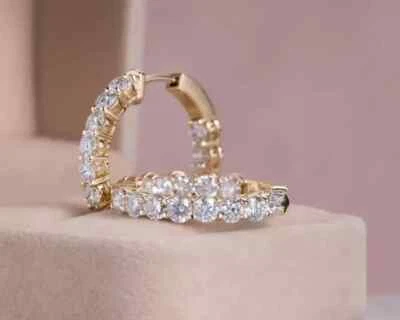 Серьги-кольца круглой огранки 2 карата с покрытием из желтого золота 14 карат с лабораторными бриллиантами - Изображение 1 из 4