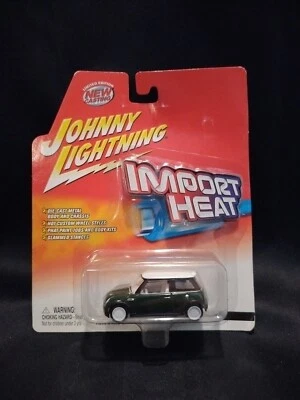 Rare Johnny Lightning Import Heat Mini Cooper White Lightning Chase Green - Image 1 of 2