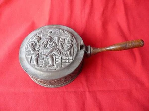 Vintage England Hinged Brass Crumb Pan Ashtray / Three Englishman Pub Drinking - Picture 1 of 10