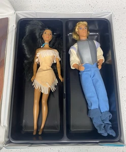 Vintage 90's Pocahontas Carrying Case John Smith And Pocahontas plus accessories - Picture 1 of 22