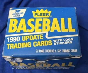 Tarjetas coleccionables Fleer Baseball Update 1990 con pegatinas con logotipo edición del décimo aniversario. - Imagen 1 de 2