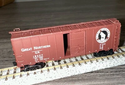 InterMountain N Scale #66001-18 12 Panel 40’ Box Car Great Northern NIB - Image 1 of 4