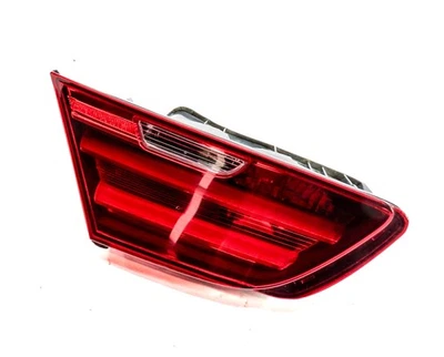 LÂMPADA TRASEIRA INTERNA DO PORTA-MALAS ESQUERDO 2012-2019 BMW 640i 650i M6 (F06 F12 F13) - Imagem 1 de 4
