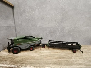 Siku 4256 Fendt Hybrid Mähdrescher mit Anhänger für Schneidwerk 9470X, 1:32 - Bild 1 von 8