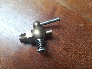 Alter Messing Hahn Standmotor Ablasshahn Oldtimer Motorrad PKW Kühler Tank NOS - Bild 1 von 2