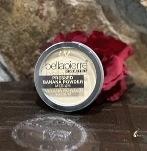 Polvo de plátano prensado Bella Pierre Cosmetics mediano - 0,28 oz/8 g tamaño completo - Imagen 1 de 2