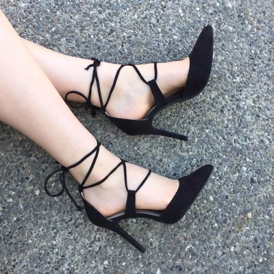 Tacones de aguja Report negros tipo gamuza material con cordones y tiras en punta 7,5 Foto 1 de 4