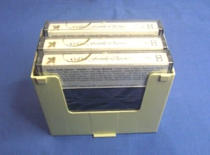 Golden Family Classics 3 Cassette Tapes With Holder - Cassette Tape New & Sealed - Imagen 1 de 3