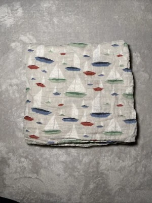 Детское одеяло Newcastle Sailboat Boats серое хлопковое муслиновое пеленальное милое 47 дюймов x 47 дюймов - Изображение 1 из 4