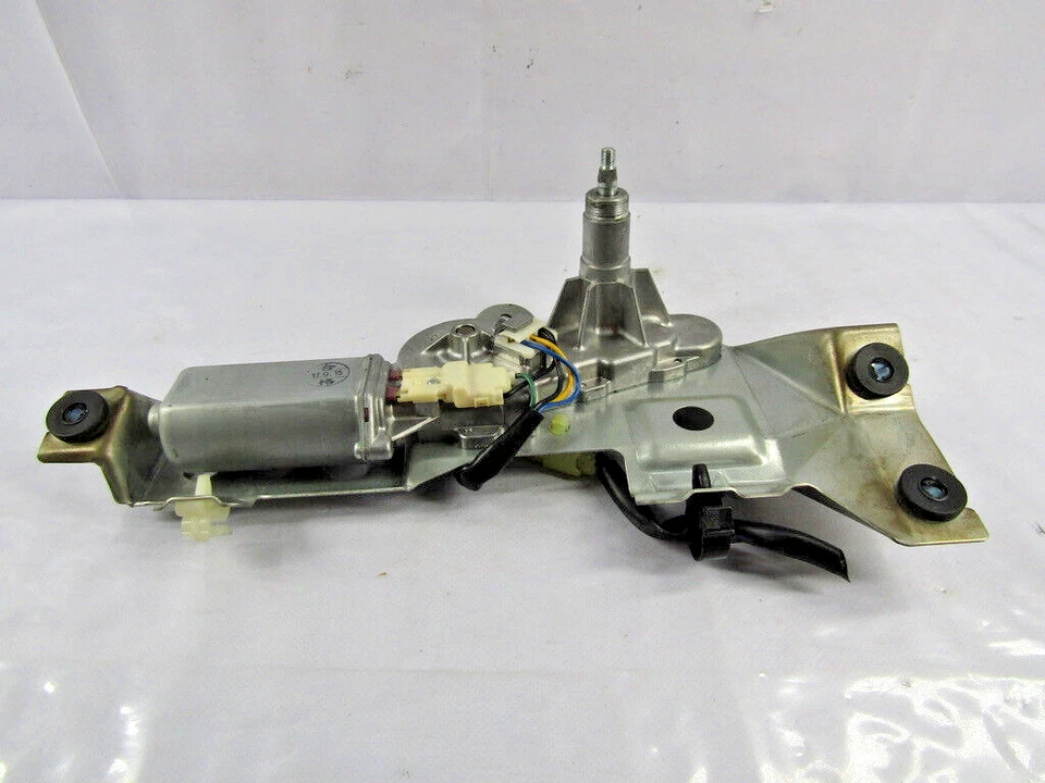 2002-2007 Subaru Impreza Wagon Rear Window Wiper Arm Motor OEM - Image 1 of 4