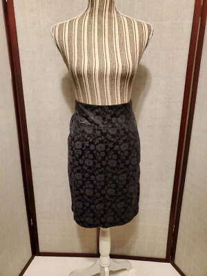 Wet Seal Black Floral Knee Length Skirt Juniors Size 3/4 - Image 1 of 4