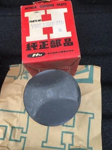 Honda NOS right side piston CYB92 CB92 CB 92 YB92-1360D standard size - Foto 1 di 2