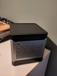 HP ProLiant MicroServer Gen8 Celeron G1610T 2.3 GHz Ultra Micro Tower - Imagen 1 de 6