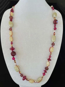 Auténtico Collar Destacado Cuentas de Granate Imitación Ágata Lucita en Tono Dorado CHICO'S - Imagen 1 de 2