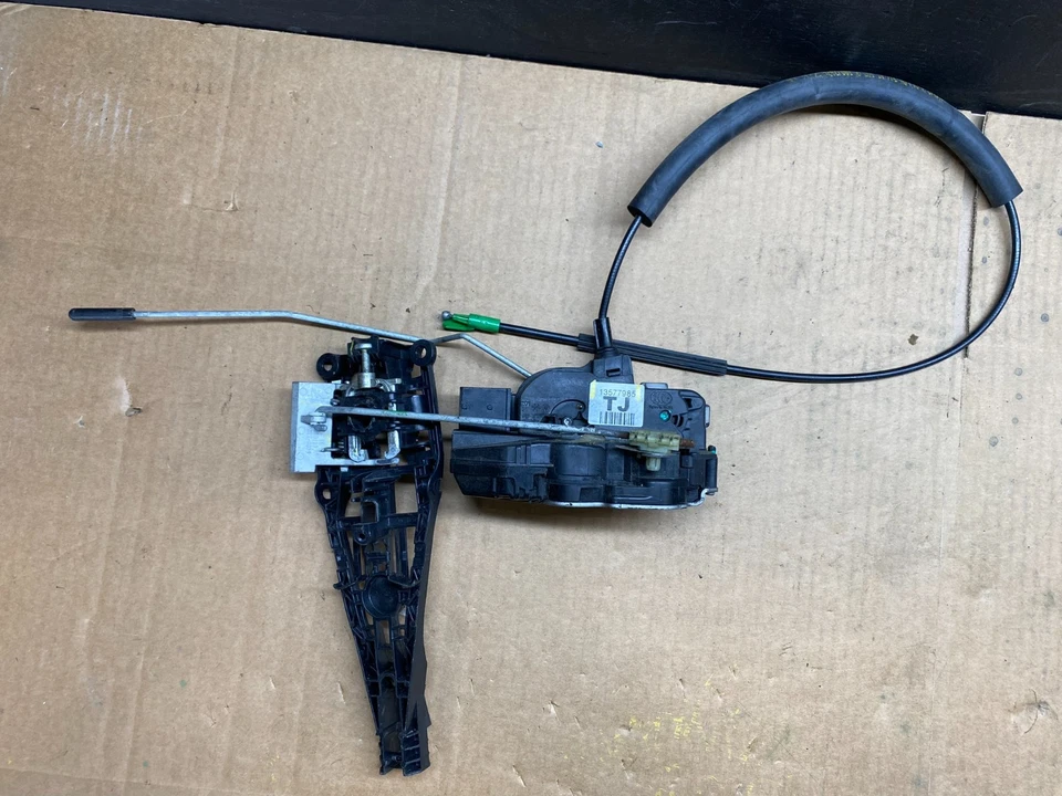 Защелка замка правой двери для Chevrolet Camaro MK5 2009–2015 годов выпуска C9168 DG - Изображение 1 из 4