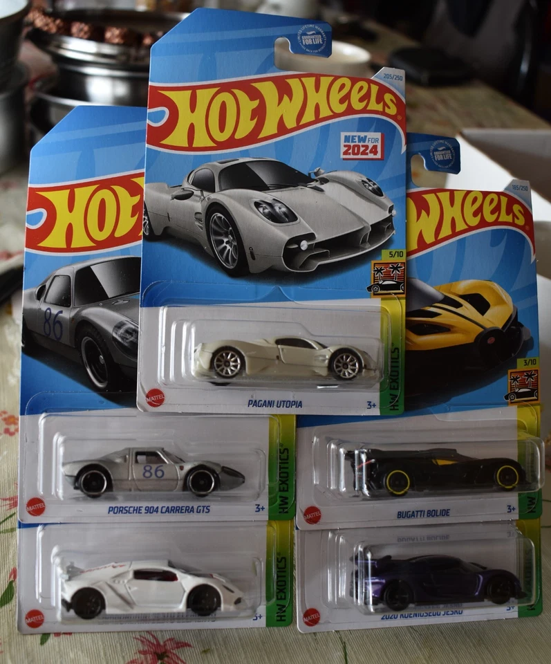 Hot Wheels HW EXOTICS LAMBORGHINI, PORSCHE, PAGANI, BUGATTI & KOENIGSEGG NEW - Image 1 of 4