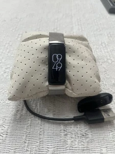 Fitbit Inspire 2 With Metal Band & USB Charger - Picture 1 of 6