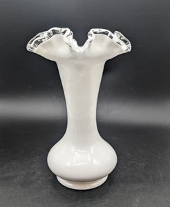 "Florero Fenton vintage con estuche soplado a mano vidrio esmerilado borde con volantes con borde transparente 8""" - Imagen 1 de 8