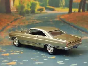 Restomod 1967 Ford Fairlane 500 XL V8 Sportcoupe Maßstab 1:64 Limited Edition O - Bild 1 von 5