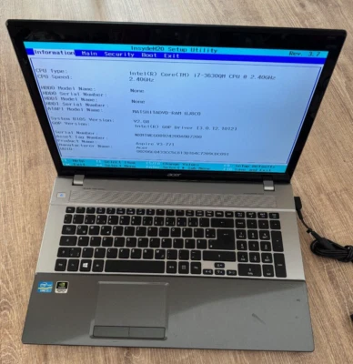 Acer Aspire v3-771G~17,3"/Intel C° i7 3630QM Ohne HDD RAM 16GB/ HD+ Gebraucht - Bild 1 von 4