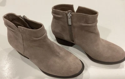 Jessica Simpson Boots Womens Size 7M Dalisa Ankle Bootie Beige Suede Leather NEW - Image 1 of 4