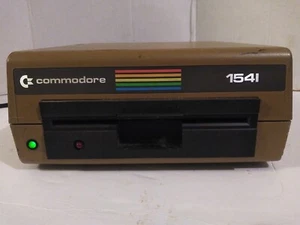 Disquete de una sola unidad Commodore de colección modelo 1541 sin probar - Imagen 1 de 10