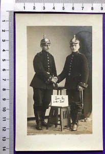 WW1 Fotokarte Soldaten Pickelhaube Feldpost Borsdorf 1914 nach LeipzigConnewitz - Picture 1 of 2