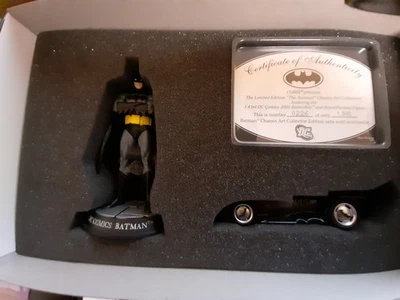 Corgi The Batman Chassis Art Collection 1:43 Batman und 2000 Batmobil - Bild 1 von 2