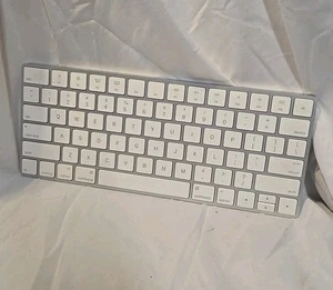 Original Apple Magic Wireless Keyboard Model A1644  White\Silver - Picture 1 of 5
