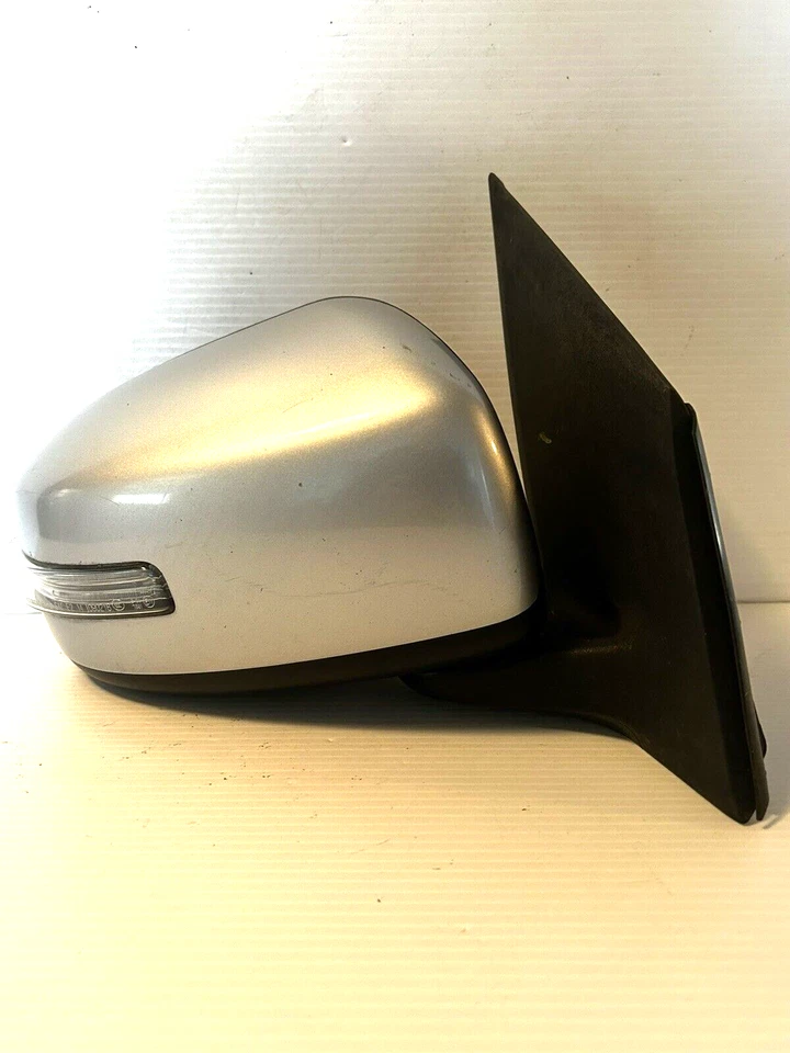 2014 - 2019 Misubishi Mirage Passenger Signal 5 Wire Mirror E11026941 OEM 0830 - Image 1 of 4