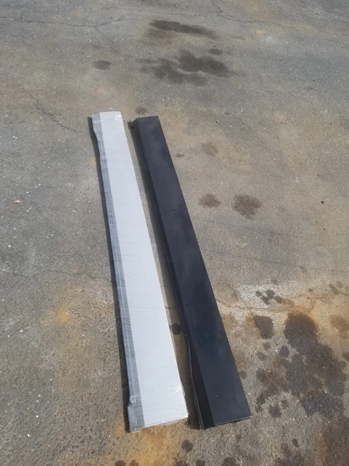 C4 1984-1996 Chevrolet Corvette paneles basculantes cubiertas de moldura Foto 1 de 1